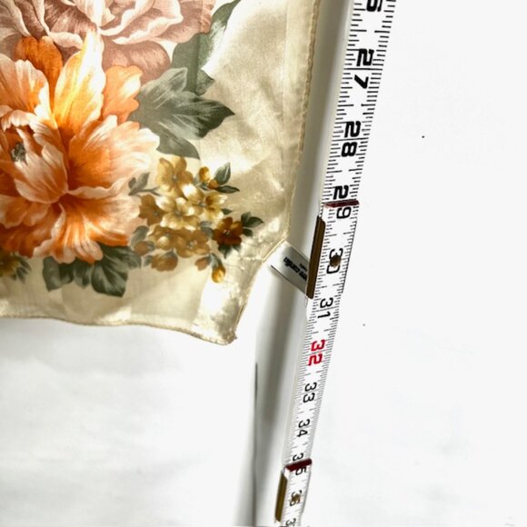 Vgt Pierre Cardin 100% Silk Scarf Chiffon Satin 34"Red beige gray Designed(42) - Picture 13 of 13